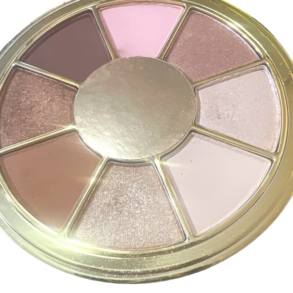 Tarte. Be you. Naturally. Eyeshadow palette